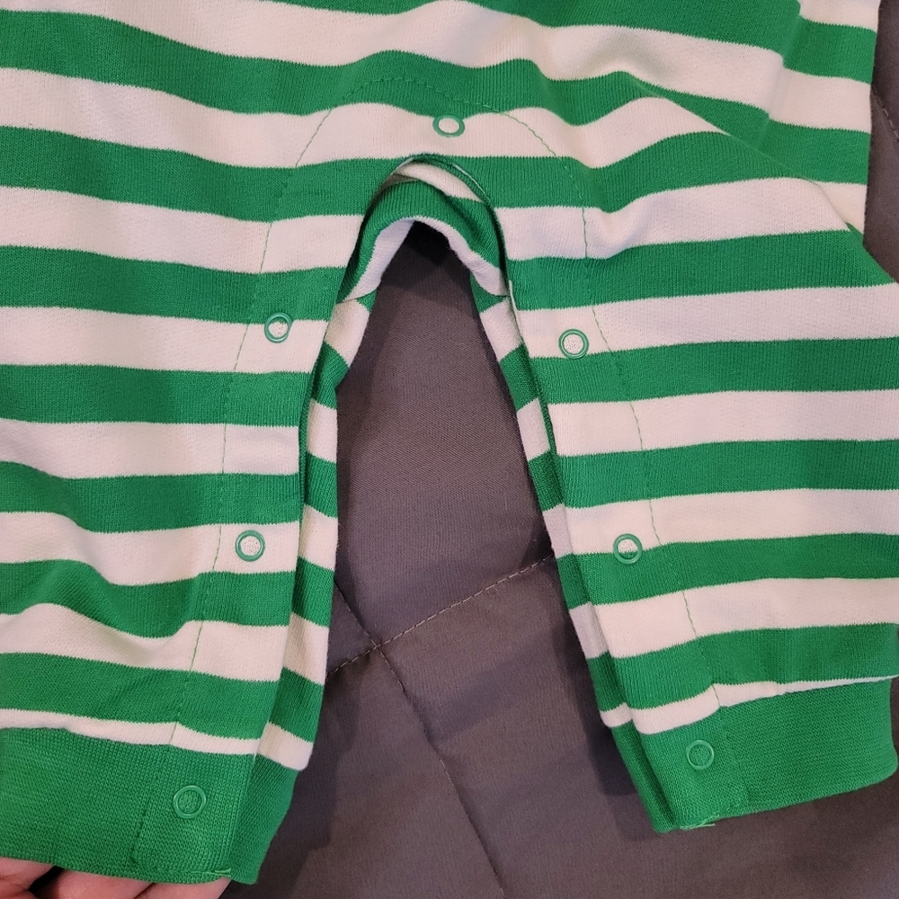 NEW Holiday unisex  cozy Elf baby romper with matching hat size 12 months - Picture 15 of 17